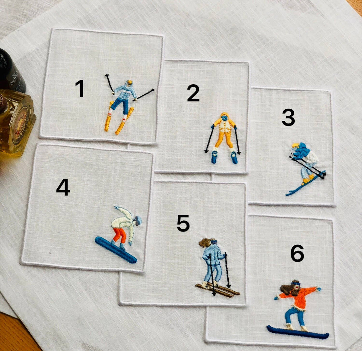 Winter Sport Skiers Linen Cocktail Napkins - Set of 4/6: 4 napkins