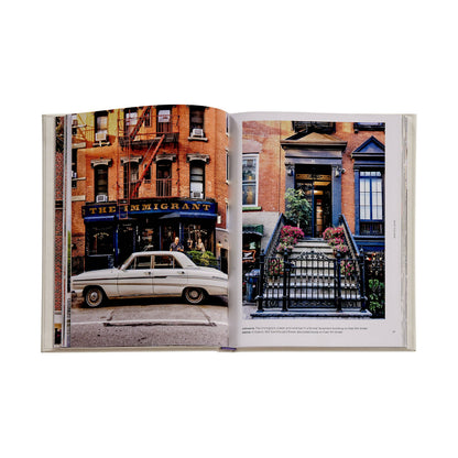 Walk With Me: New York: Photographic stroll through New York streets capturing serendipitous, everyday urban poetry