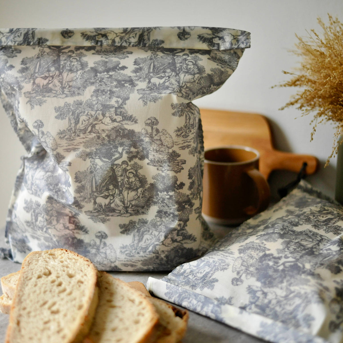 THE Beeswax Bag Vintage Toile: Large 18 x14"