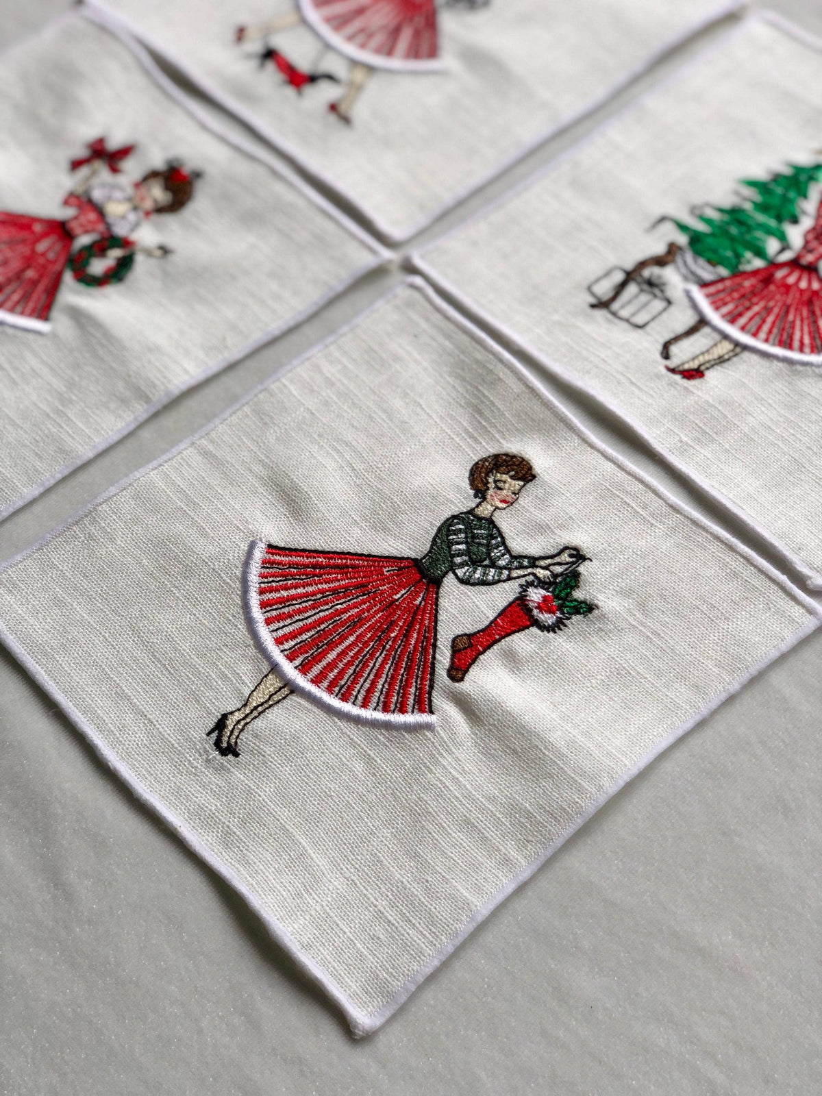 Vintage Retro Christmas Girl Linen Cocktail Napkins - 4 : Lady with dog