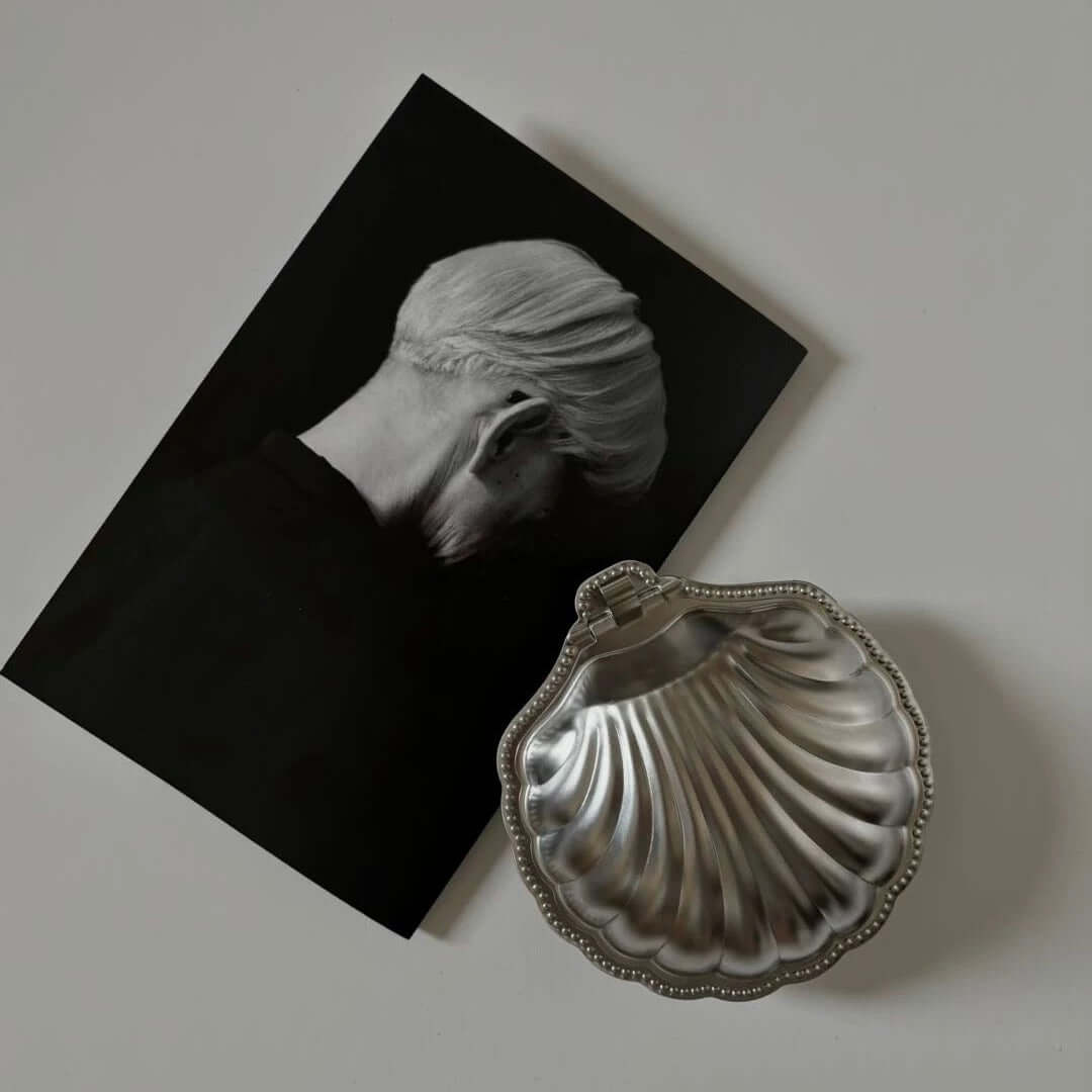 Vintage Metal Shell Box, closed