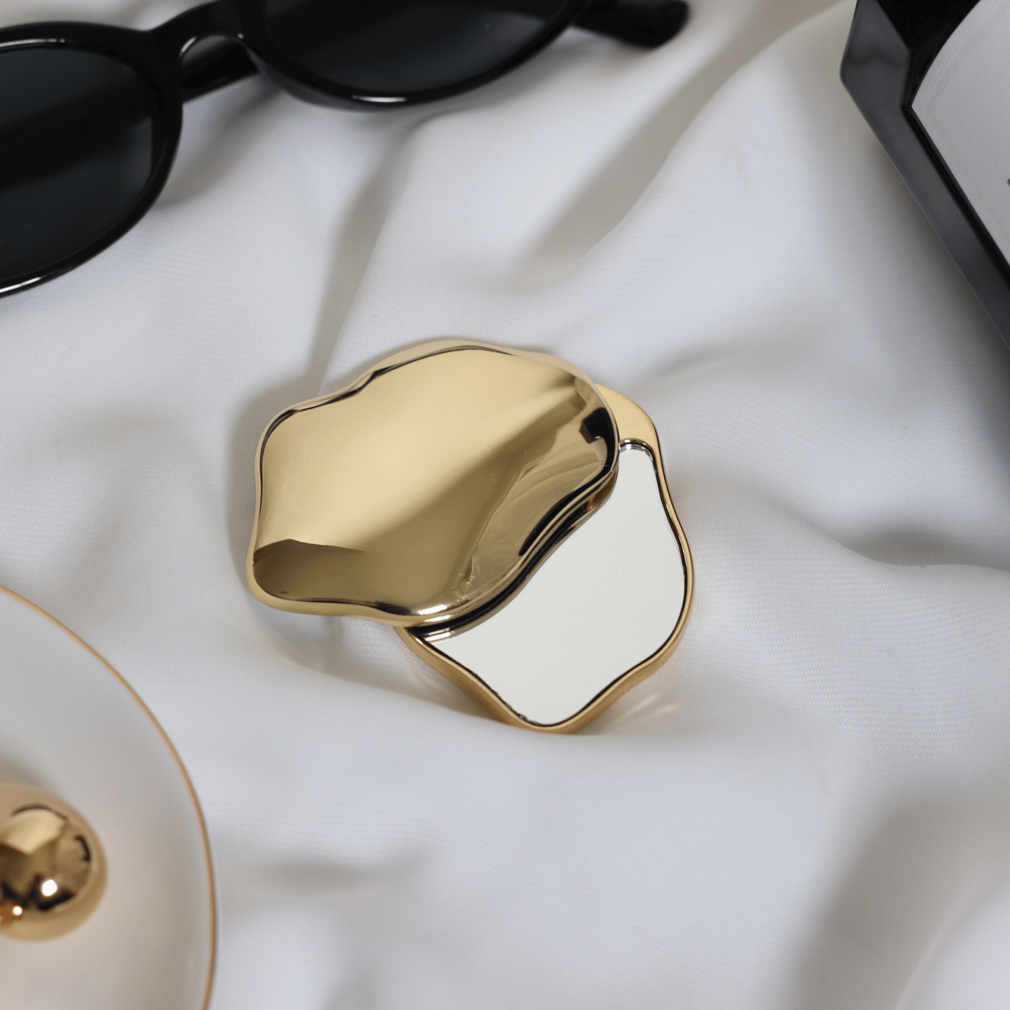 Cloud Compact Mirror - Gold