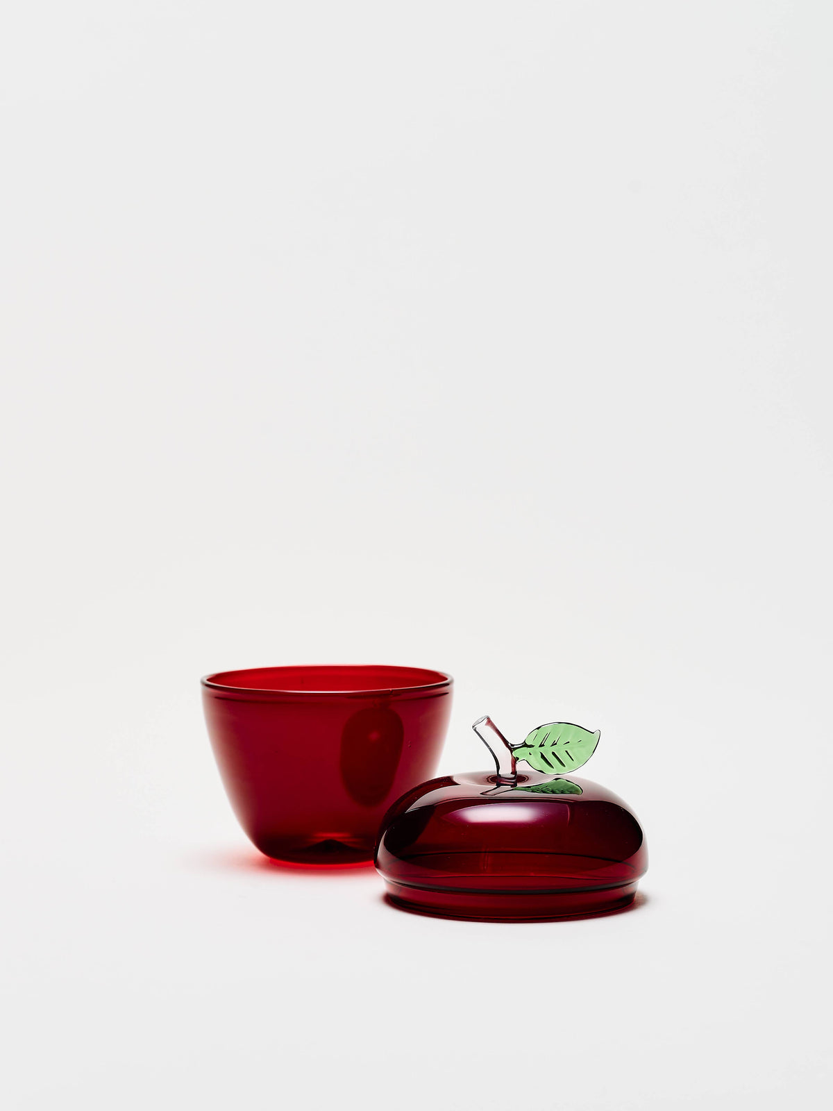 La Pomme, Red